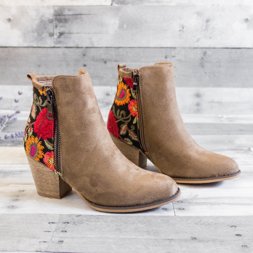 ‘Jaclyn’ Embroidered Booties - Picture 2 of 6